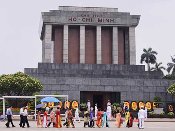 Mở cửa trở lại Lăng Chủ tịch Hồ Chí Minh