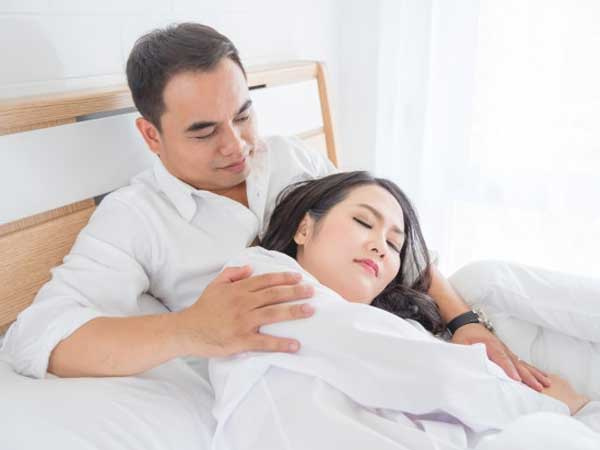 Bất mãn gối chăn vì chồng hiểu sai lệch các 'điểm yêu'