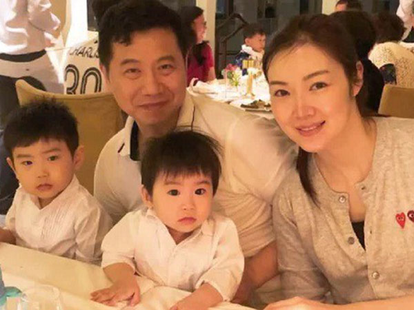 Cựu Hoa hậu bị Triệu Vy 'giật bồ' khoe mang bầu lần 3, thừa nhận 'vỡ kế hoạch' 4 năm sinh 3 lần
