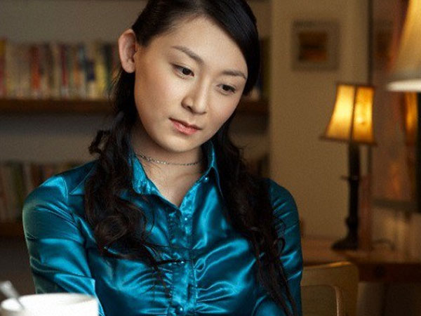 Khi lau khô vết máu trên khuôn mặt nữ bệnh nhân rồi đẩy vội vào phòng cấp cứu, tôi lặng người khi nhận ra khuôn mặt từng ám ảnh mình nhiều đêm