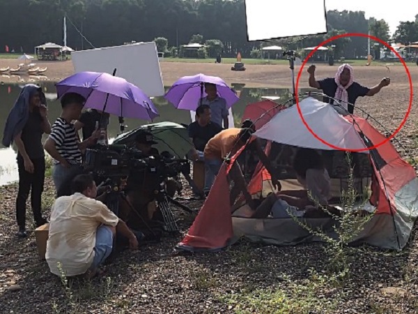 'Về nhà đi con' hé lộ cảnh đóng phim trong 'lồng hấp', nhưng nhân vật được chú ý nhất lại không phải diễn viên