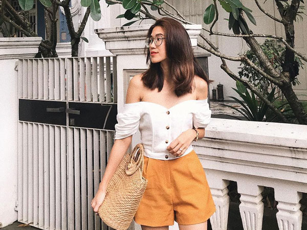 Chỉ bằng cách chọn thiết kế cổ áo thông minh, bạn đã khắc phục được 'ngon ơ' nhược điểm vóc dáng
