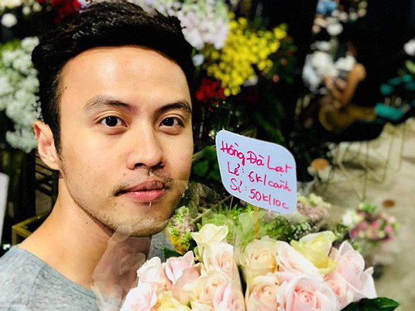 'Soái ca khởi nghiệp' Shark Khoa nói gì khi shop hoa bị phản ánh bán hoa héo cho khách?