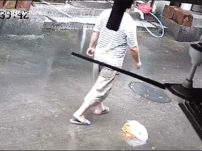 Video: Thót tim với những tai họa 'từ trên trời rơi xuống'