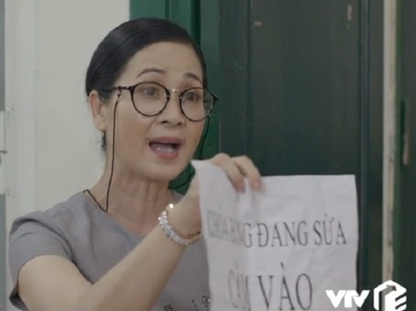 Những nhân viên gương mẫu tập 5: Hết bị 'mẹ chồng' Lan Hương hạch sách, Chi trở thành 'tiểu tam' bất đắc dĩ