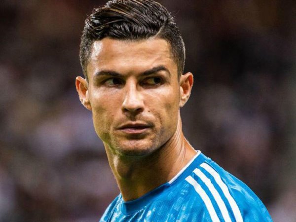 Ronaldo: 'Nhiều cầu thủ có giá cả trăm triệu euro mà không cần chứng minh bất cứ điều gì'