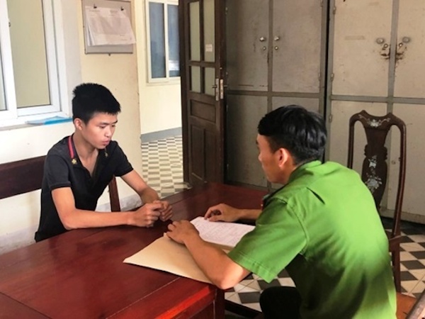 Bắt 'thầy cúng rởm' lừa cô gái hơn 300 triệu đồng tiền 'làm lễ' để bạn trai cũ quay lại