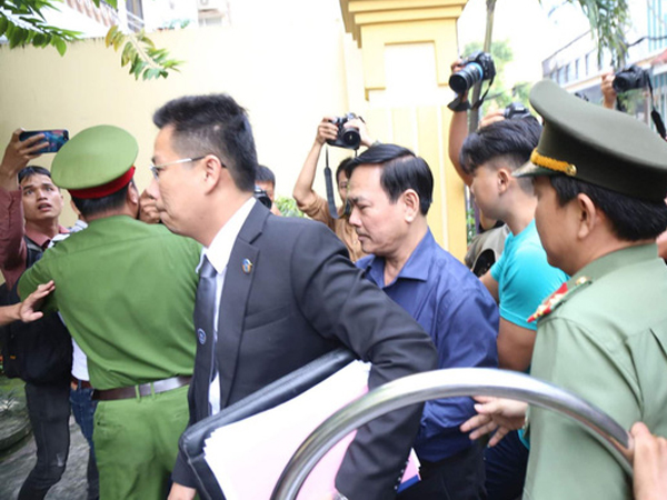 Nguyễn Hữu Linh bị tuyên phạt 18 tháng tù giam về tội dâm ô với trẻ em