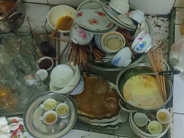 Chồng dẫn bạn về nhà nhậu say xỉn xong còn ra tay đánh vợ, nhưng: Bãi chiến trường sau đó mới chính là nỗi uất nghẹn của tôi!