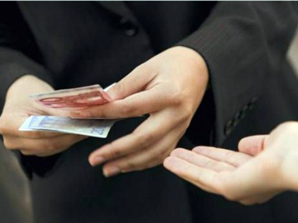 Ngọt miệng vay bạn tiền, 3 tháng sau bị đòi thì trở mặt: 'Nói nhiều thế, không trả đâu'