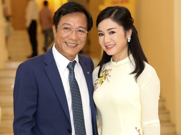 NSND Thu Hà: 'Người ta đồn, tôi có cuộc sống sung sướng lắm'!
