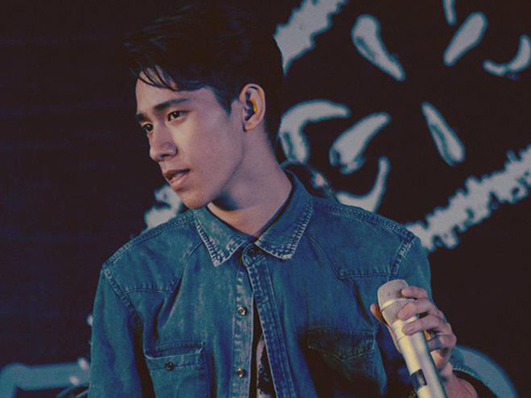 Điển trai lại còn biết chơi guitar, nam sinh 'trường con nhà giàu' RMIT ngượng ngùng vì được cả con trai tỏ tình