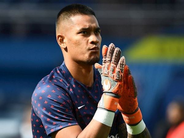 Thủ môn gốc Đông Nam Á đầu tiên khoác áo Real Madrid