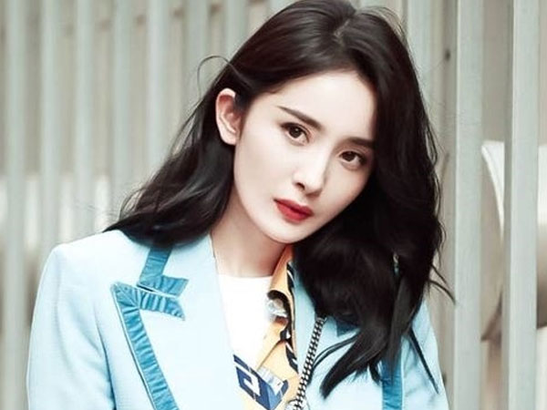 Từng vướng lùm xùm quỵt tiền từ thiện, Dương Mịch không được quyền tham gia giải thưởng uy tín