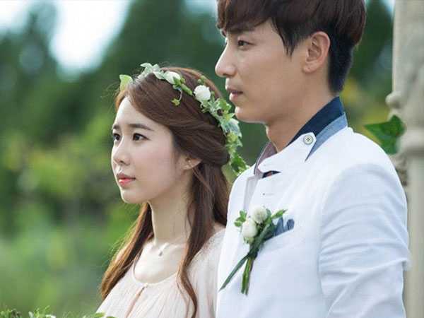 Ngày cưới mẹ chồng tương lai giật mic xin hủy hôn, tôi cay mắt mang ơn bà một đời