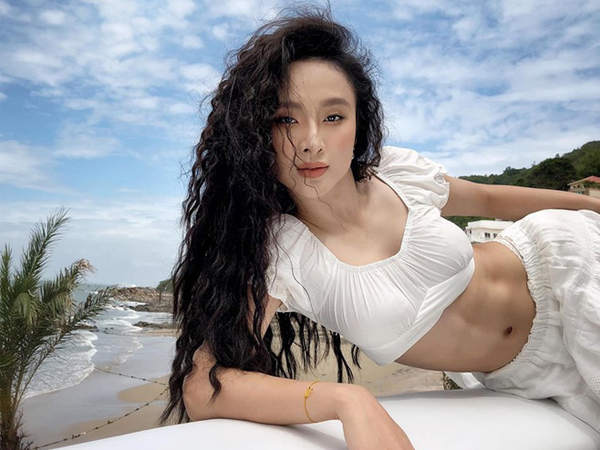 Sau thời gian ở ẩn, tích cực tham gia nhiều khóa tu và dự án từ thiện, Angela Phương Trinh bất ngờ trở lại khoe thân hình nóng bỏng đáng ngưỡng mộ