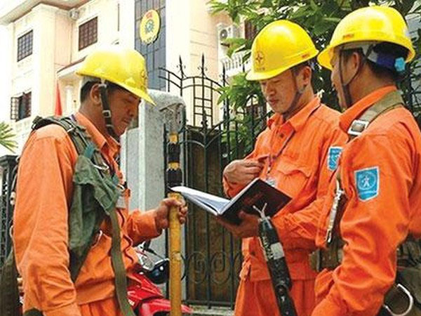 Bộ Công Thương kiểm tra chi phí giá điện của EVN