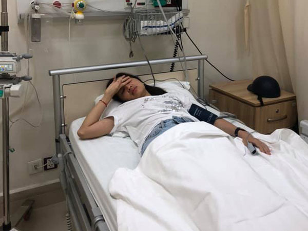Xôn xao VJ Kim Nhã bị tài xế xe ôm công nghệ túm tóc, đấm liên hồi vào mặt đến mức phải nhập viện vì ngất xỉu