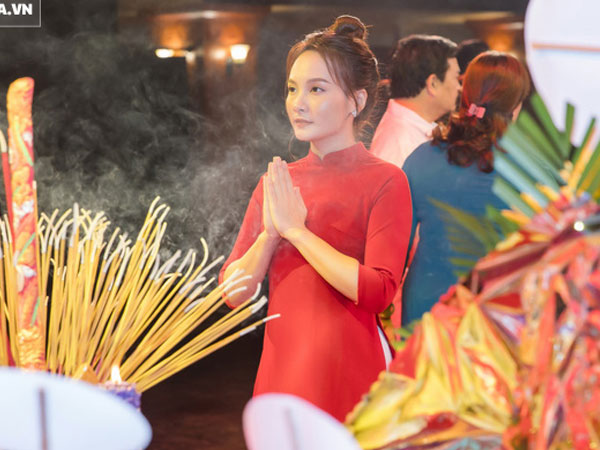 NSƯT Chí Trung, Bảo Thanh, Thu Quỳnh và nhiều nghệ sỹ nổi tiếng dâng hương giỗ Tổ nghề