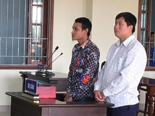 Hai người bị phạt 4 năm tù vì trộm... vỏ trấu