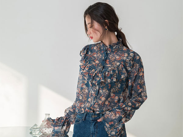 Chiếc áo cộng thêm vài phần sang chảnh cho các chị em công sở hóa ra cực dễ mix đồ