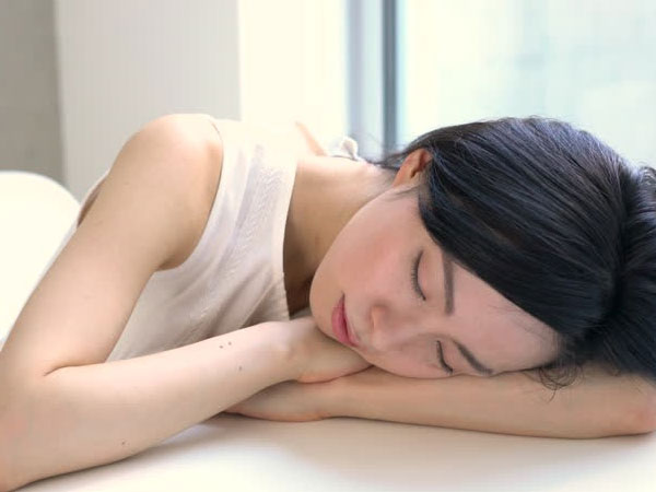 Giới khoa học khẳng định: Ngủ trưa ít nhất 2 lần/tuần giúp kéo dài tuổi thọ, giảm 48% nguy cơ đột quỵ