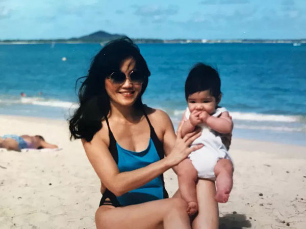 Mẹ tôi đã U70 nhưng trông vẫn trẻ hơn tuổi thật đến 15 năm nhờ những bí kíp làm đẹp này