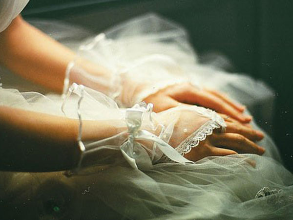 Kiên quyết chia tay 'người vợ điên', sau 7 năm, tôi đứng hình khi thấy cô ấy bước xuống từ siêu xe và càng ân hận khi biết lý do cô ấy hóa điên