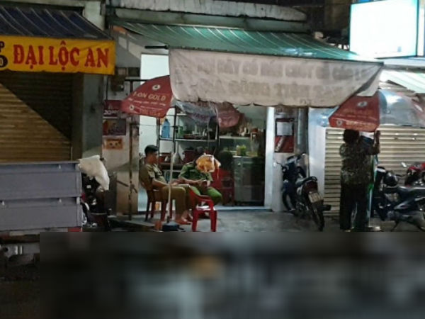 Nghi án con trai dùng dao cứa cổ mẹ ở Bình Dương