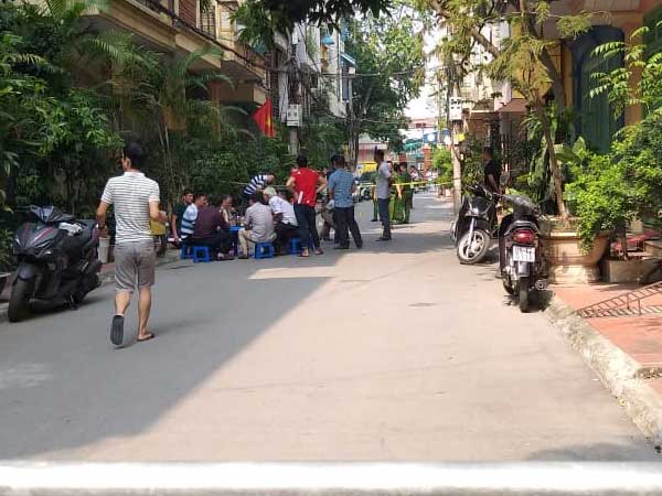 Vụ 2 nữ sinh bị đâm liên tiếp đến tử vong: Nghi phạm còn truy đuổi 3 cô gái khác trước khi nhảy lầu 5 tự tử