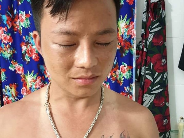 'Cô dâu 62 tuổi' phản pháo khi bị dư luận mắng 'dùng chồng như phá', tiết lộ lý do thật sự khiến chồng đen sạm