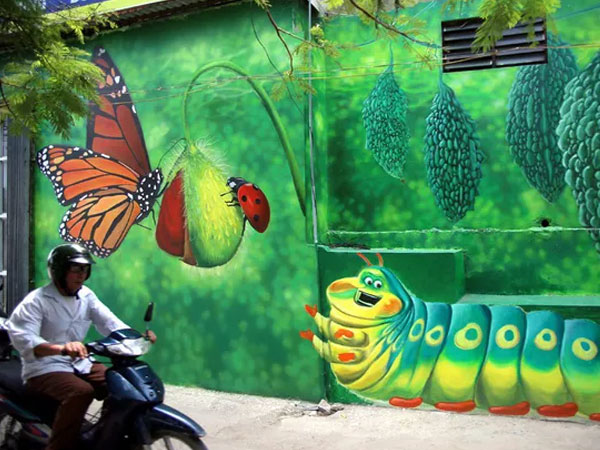 'Đột nhập' làng bích họa đẹp nao lòng đầu tiên ở Hà Nội khiến nhiều người mê mẩn