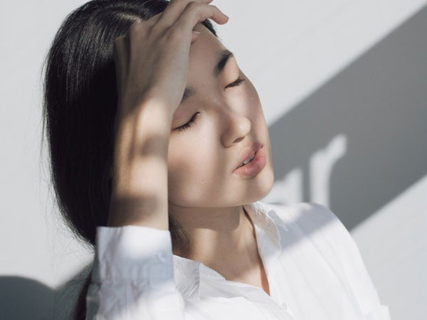 Người giúp việc bỗng dưng ăn mặc mát mẻ, còn liên tục xung phong đem đồ đến cơ quan cho 'chú chủ nhà', tôi theo dõi rồi ngã ngửa trước cảnh tượng khó xử