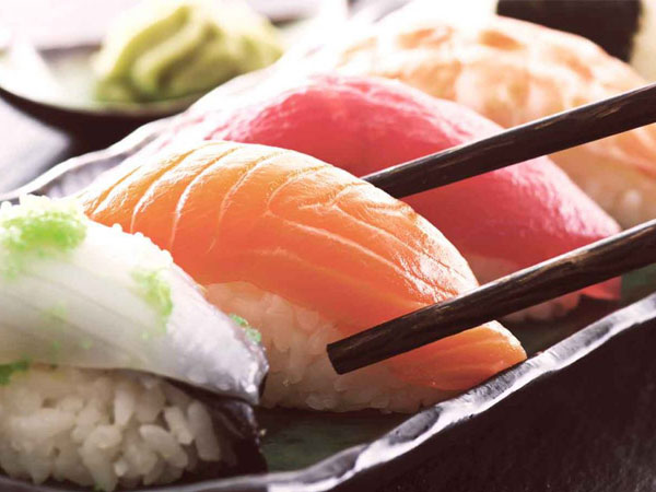 Cảnh báo: Siêu vi khuẩn kháng kháng sinh được tìm thấy trong hải sản sống, ai thích ăn sushi dễ nhiễm vi khuẩn nhất