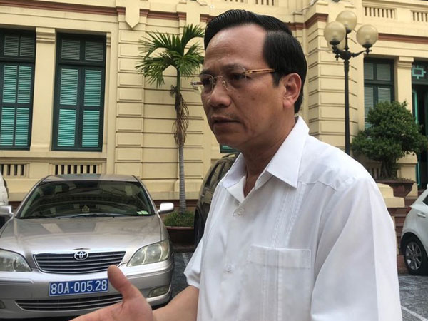 Tăng tuổi nghỉ hưu: Lo lãnh đạo giữ ghế, chiếm chỗ của người trẻ?