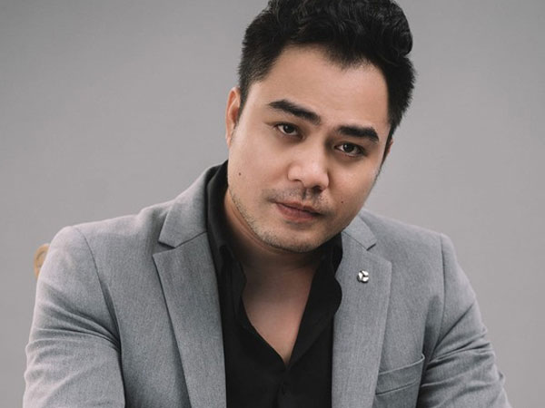 Nam diễn viên 'Về nhà đi con' Trọng Hùng bất ngờ sang Đức định cư, rời khỏi showbiz sau thành công của bộ phim?