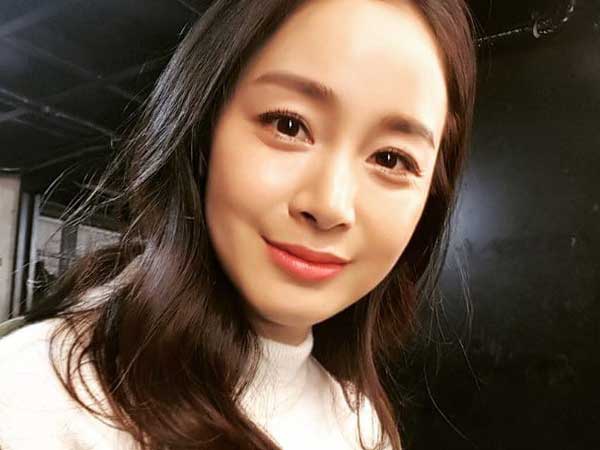 Kim Tae Hee chăm dưỡng da cầu kỳ, bảo sao đã U40 mà vẫn đẹp như nữ thần khiến Bi Rain mê tít