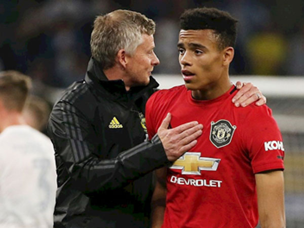 M.U dùng trẻ con đá Europa League để làm gì?