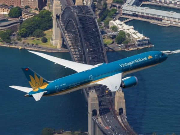 Máy bay Boeing 787 Vietnam Airlines suýt hạ cánh mà chưa bung càng?