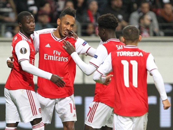 Thần đồng 18 tuổi tỏa sáng, Arsenal đại thắng ngày ra quân