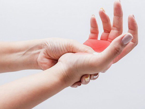 'Xin hãy luôn đặt… CÂU HỎI với sức khỏe của chính mình'- Lời khuyên của bác sĩ BV Việt Đức bất kì ai cũng nên nghe