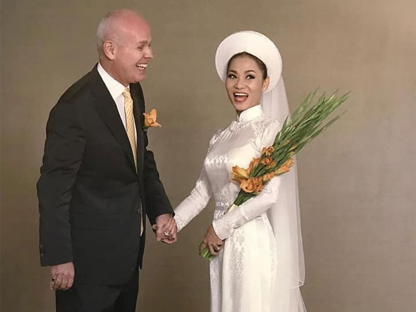 Thu Minh tiết lộ thêm về bộ ảnh cưới đặc biệt bên đại gia đình chồng Tây