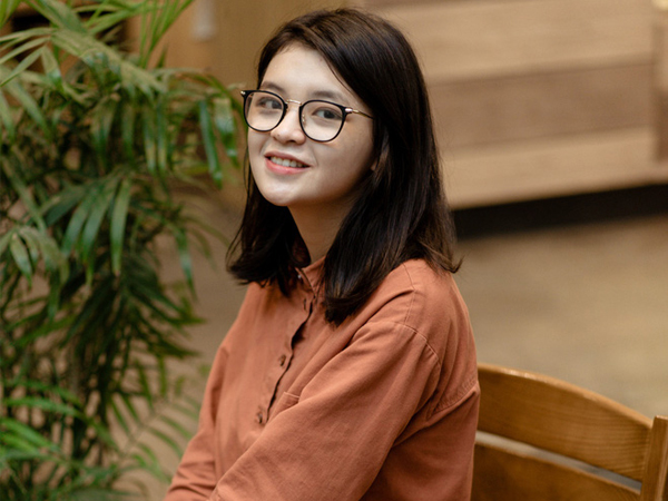 Nữ sinh Hà Thành đạt 8.5 IELTS dù chỉ ôn thi 1 tháng: Bố mẹ là phó Giáo sư, ông nội là Hiệu trưởng, chị gái tốt nghiệp xuất sắc tại Mỹ