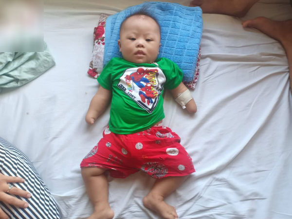 Tâm sự đau đớn của người mẹ khi sinh con trai không có 2 tay: 'Tôi đã sốc khi lần đầu nhìn thấy hình hài con mình'