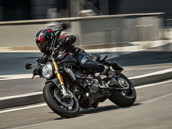 Ducati Monster 1200 S Black on Black ra mắt thị trường quốc tế