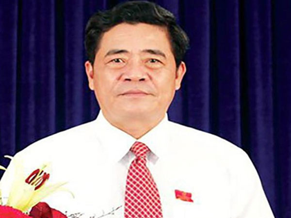 Bí thư Tỉnh ủy Khánh Hòa xin nghỉ hưu trước tuổi: Đang bị xem xét kỷ luật thì có được giải quyết?