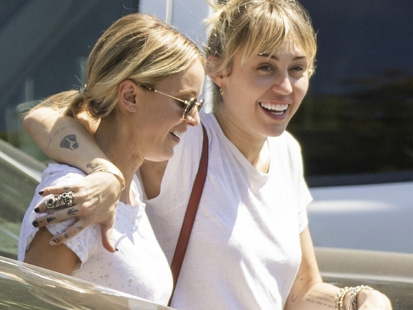 Nhanh như chớp, Miley Cyrus đã chia tay bạn gái Kaitlynn Carter chỉ sau 6 tuần hẹn hò
