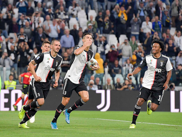 Ronaldo lại gánh team, Juve vất vả giữ lại 3 điểm trên sân nhà