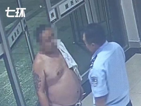 Người đàn ông nửa đêm xông vào đồn cảnh sát nói muốn vào tù với lý do bất ngờ