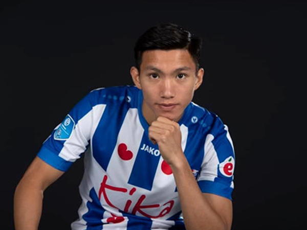 Đoàn Văn Hậu lần đầu đá chính cho SC Heerenveen ở đội dự bị, gây ấn tượng với pha cắt bóng 'chuẩn không cần chỉnh'